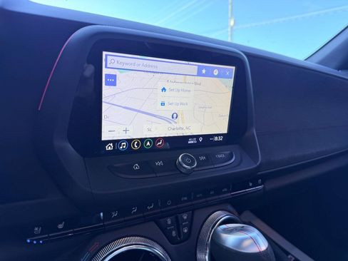 Used 2019 Chevrolet Camaro ZL1 RWD image 27