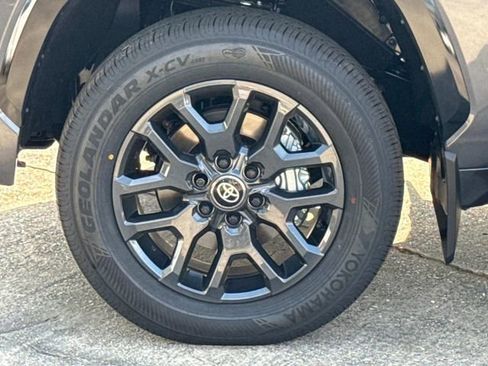 New 2026 Toyota Tundra Platinum AWD/4WD image 4