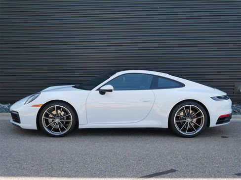 Used 2020 Porsche 911 Carrera S image 2