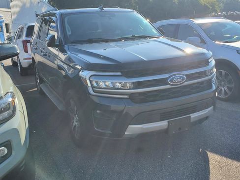 Used 2024 Ford Expedition XLT AWD/4WD image 2
