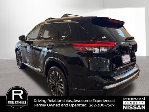 Used 2025 Nissan Rogue Platinum w/ Platinum Premium Package image 5