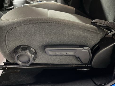 Used 2024 Jeep Gladiator Sport image 11