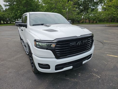 Used 2025 RAM 1500 Laramie w/ Night Edition AWD/4WD image 8