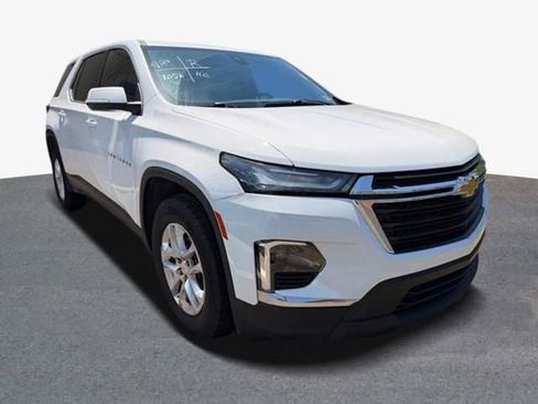 Used 2023 Chevrolet Traverse LS w/ Safety Package FWD image 2
