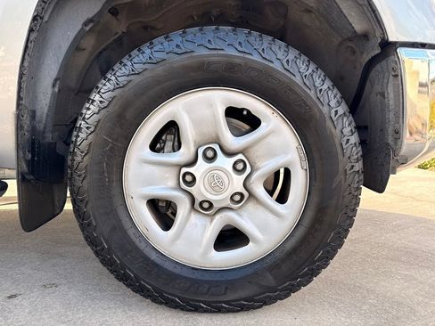 Used 2017 Toyota Tundra SR5 w/ SR5 Upgrade Package RWD image 32