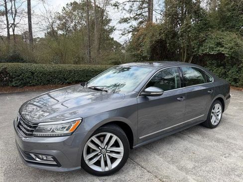 Used 2017 Volkswagen Passat 1.8T SE image 4