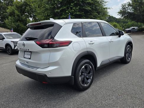 Used 2026 Nissan Rogue SV w/ Cold Weather Package FWD image 5