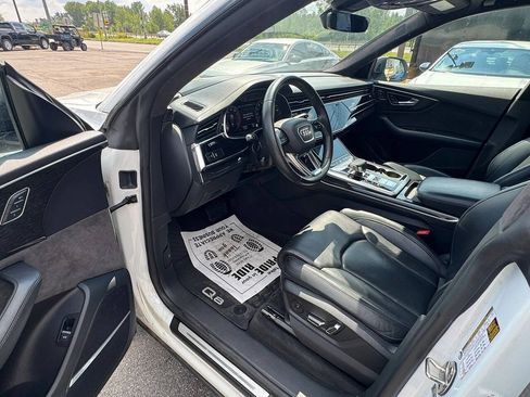 Used 2019 Audi Q8 Prestige w/ Luxury Package AWD/4WD image 7