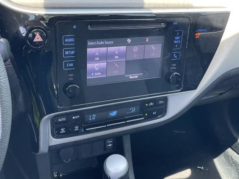 Used 2019 Toyota Corolla LE FWD image 13