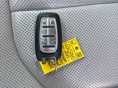 Used 2019 Chrysler Pacifica Limited FWD image 45