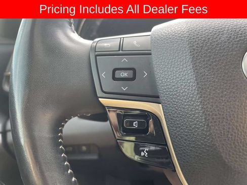 Used 2025 Toyota Crown Platinum AWD/4WD image 28