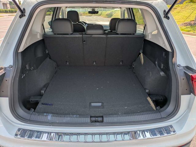 Used 2023 Volkswagen Tiguan SE AWD/4WD image 14