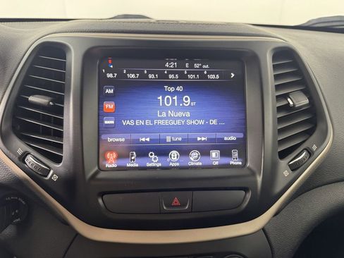 Used 2016 Jeep Cherokee Latitude image 13