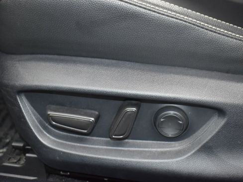 Used 2025 Toyota Camry SE image 19