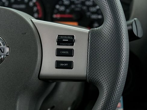 Used 2019 Nissan Frontier SV image 16