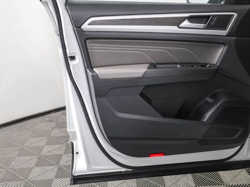 Certified 2023 Volkswagen Atlas SE image 32