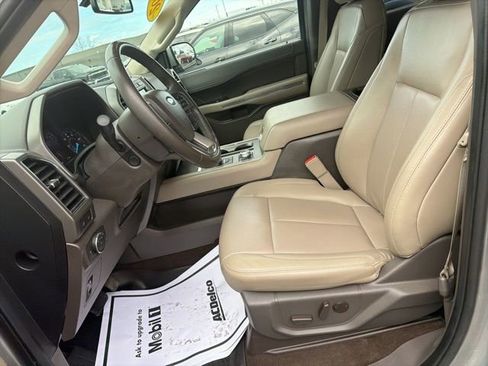 Used 2021 Ford Expedition XLT image 12