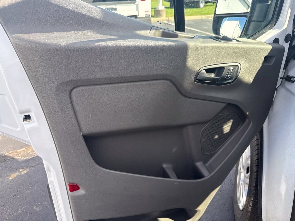 Used 2025 Ford Transit 250 Low Roof w/ Exterior Upgrade Package RWD image 21