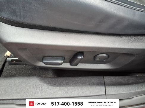 Used 2024 Mitsubishi Outlander SE FWD image 16