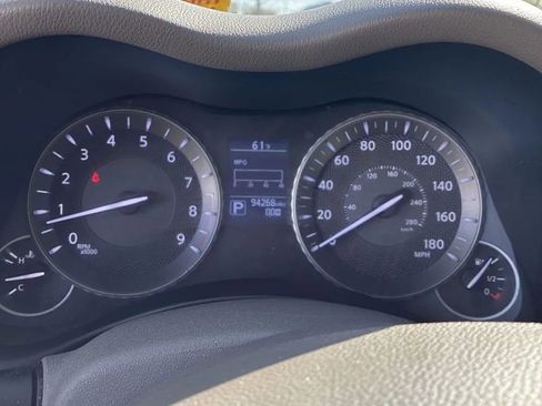 Used 2018 INFINITI Q70 L 3.7 AWD/4WD image 16