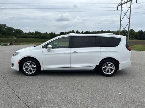 Used 2020 Chrysler Pacifica Limited w/ Advanced Safetytec Group image 10