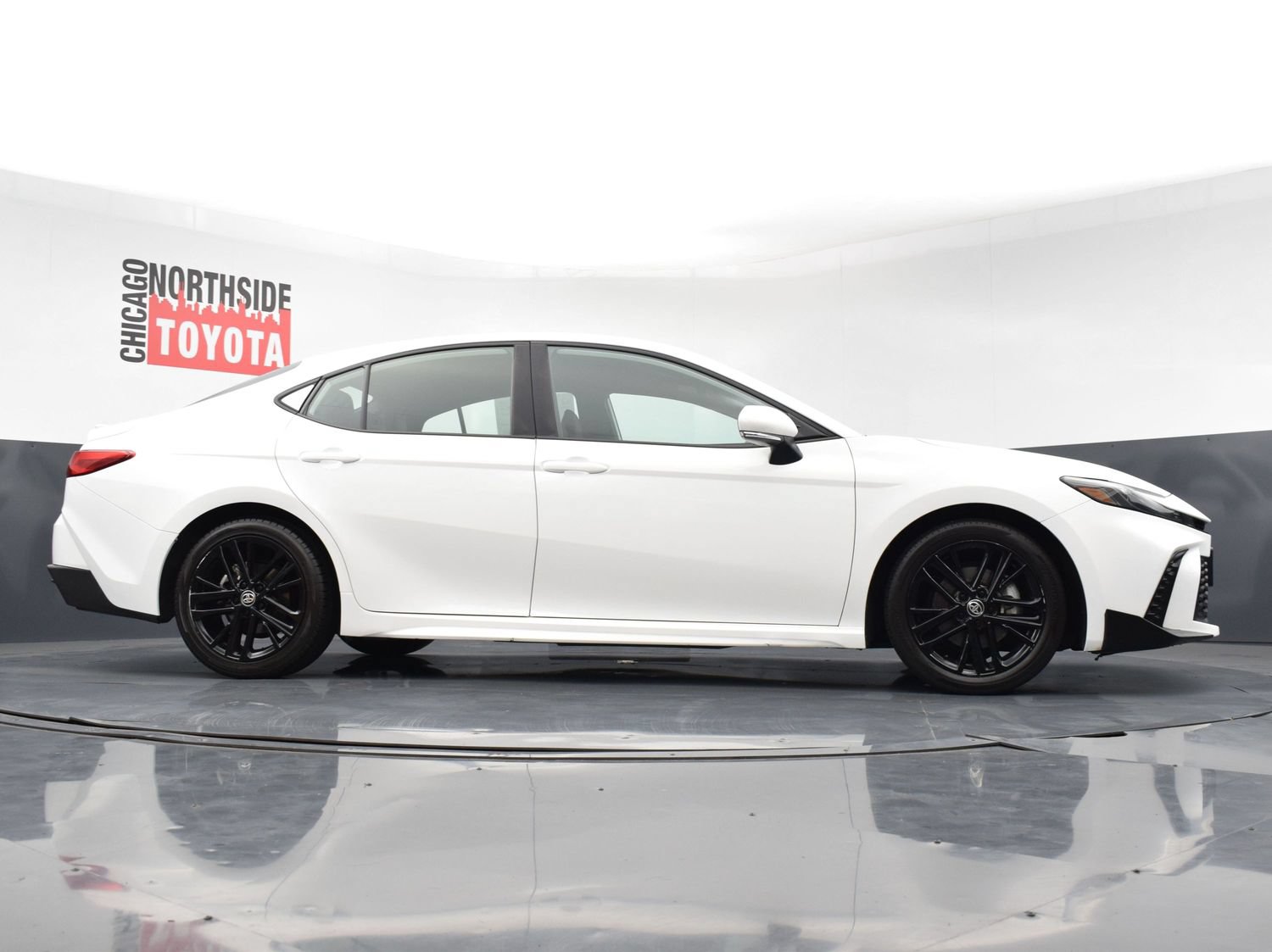 Used 2025 Toyota Camry SE FWD image 28