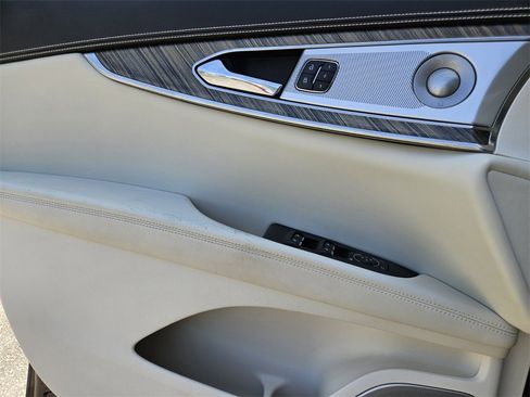 Used 2019 Lincoln Nautilus Black Label image 24