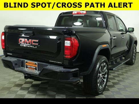 Used 2023 GMC Canyon Denali image 16