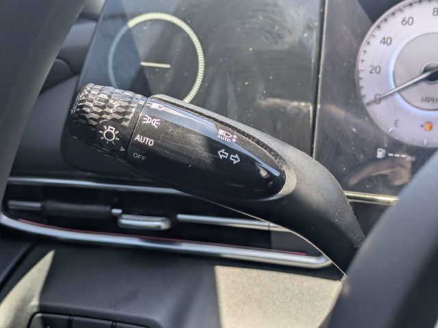 Used 2024 Hyundai Elantra SEL FWD image 26