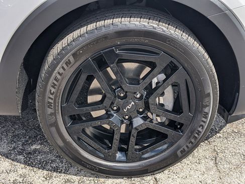 Certified 2024 Kia Telluride SX X-Line image 9