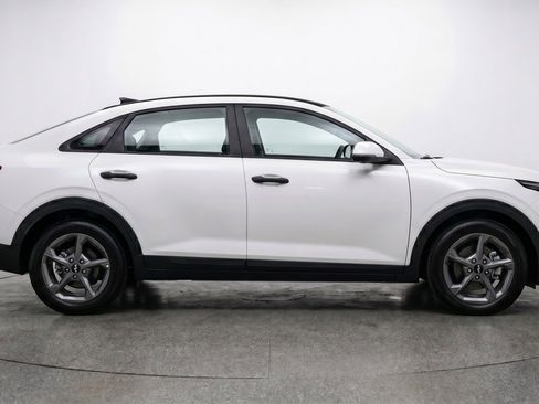 Used 2025 Kia K4 LXS FWD image 11