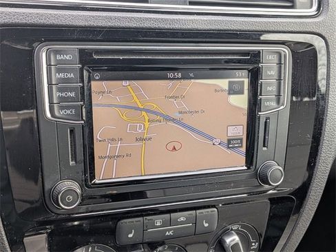 Used 2017 Volkswagen Jetta Sport image 17