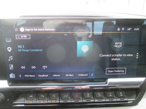 Used 2023 Chevrolet Silverado 1500 ZR2 w/ Technology Package image 23