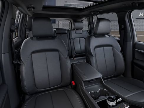 New 2026 Jeep Grand Cherokee Limited AWD/4WD image 16