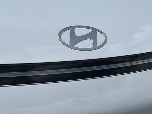 New 2026 Hyundai Kona SEL Premium FWD image 11