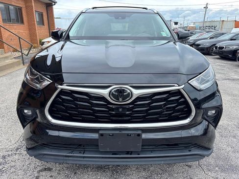 Used 2021 Toyota Highlander Limited image 3