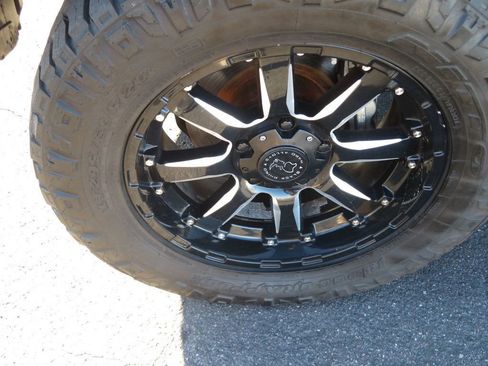 Used 2014 Toyota Tundra SR5 w/ TRD Off Road Package image 18