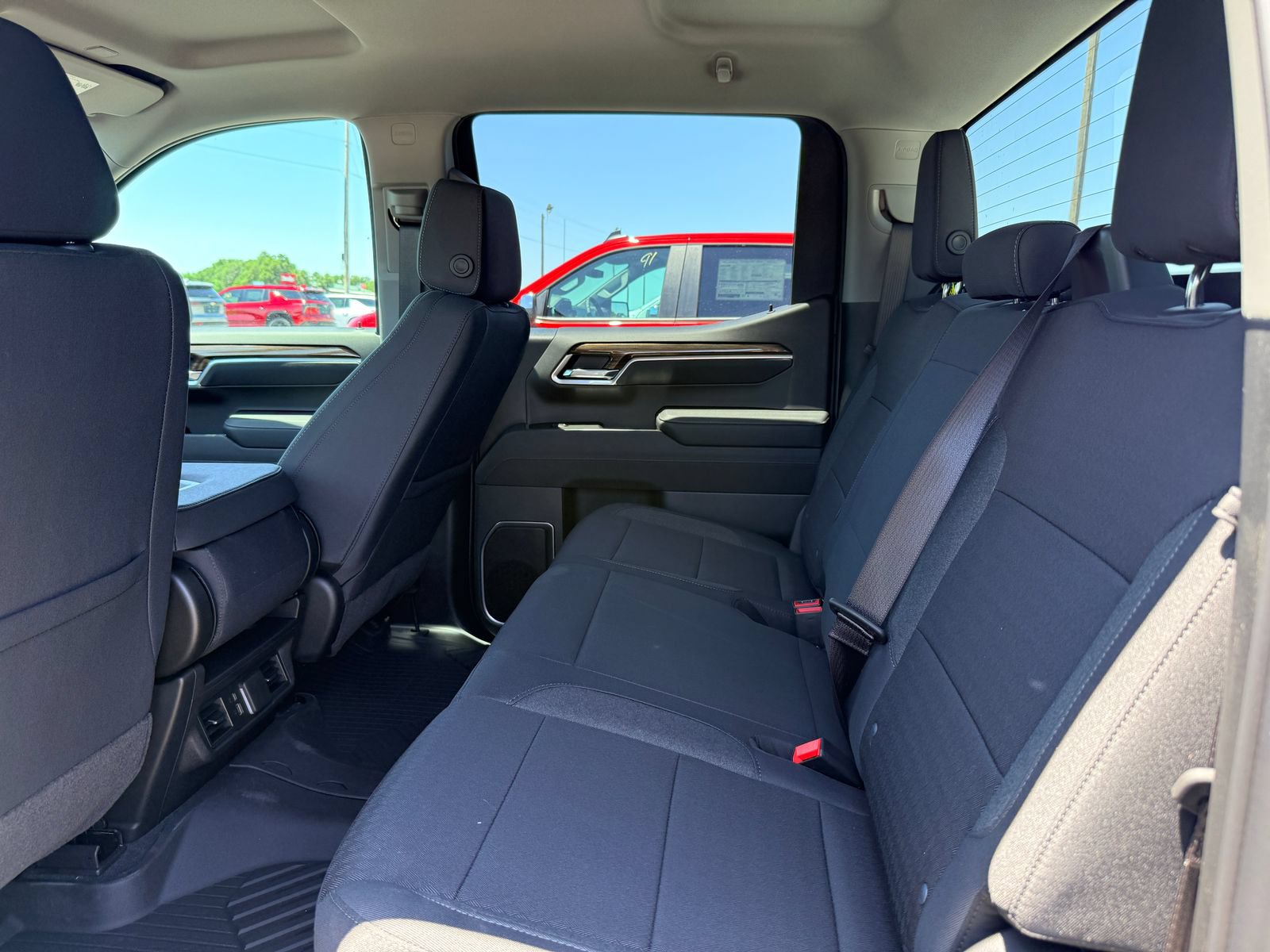 New 2026 Chevrolet Silverado 1500 RST w/ Z71 Off-Road Package AWD/4WD image 9