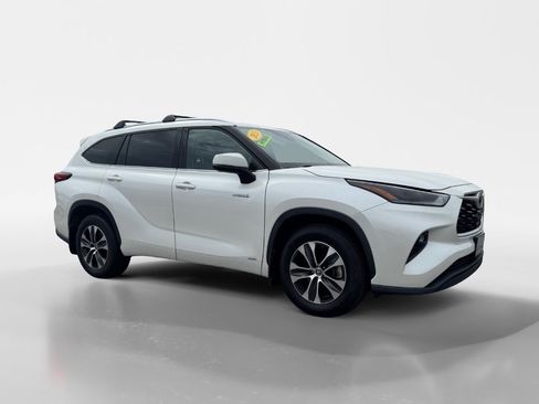 Used 2021 Toyota Highlander XLE image 8
