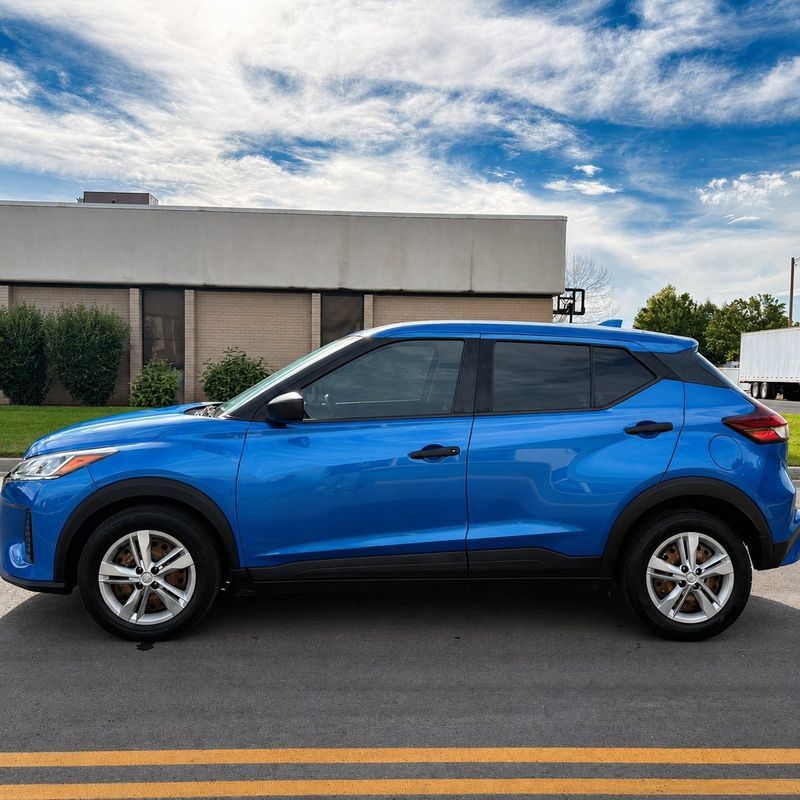Used 2022 Nissan Kicks S FWD image 2