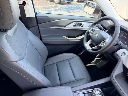 New 2026 Ford Explorer Active w/ Active Comfort Package RWD image 7