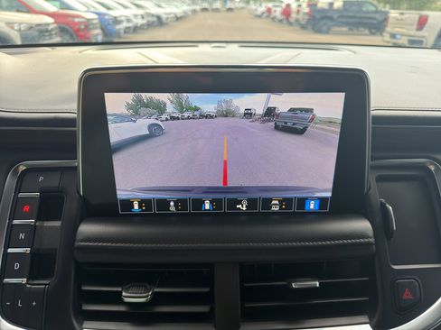 Used 2021 Chevrolet Tahoe Z71 w/ Z71 Signature Package AWD/4WD image 13