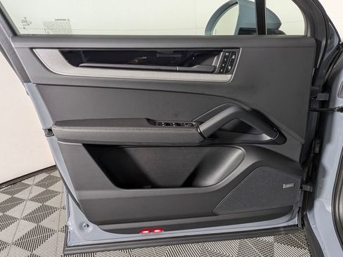 New 2026 Porsche Cayenne Coupe image 25