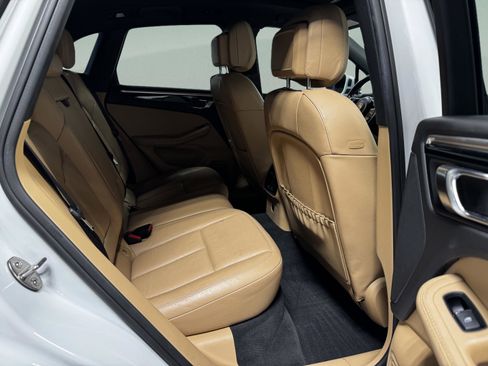 Used 2018 Porsche Macan Sport Edition image 26