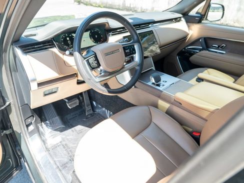 Certified 2024 Land Rover Range Rover SE AWD/4WD image 12