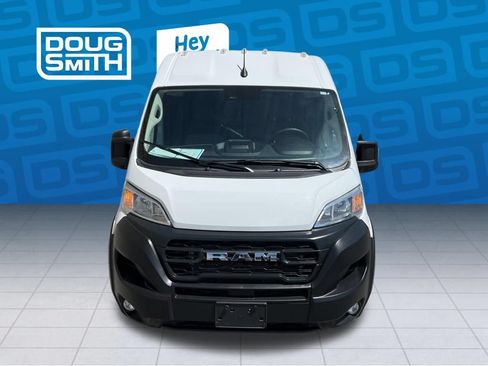 Used 2025 RAM ProMaster 2500 w/ Convenience Group FWD image 8
