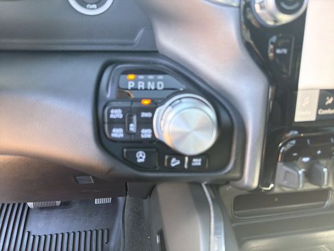 Used 2022 RAM 1500 Laramie AWD/4WD image 24