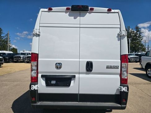 New 2026 RAM ProMaster 2500 w/ Convenience Group FWD image 4