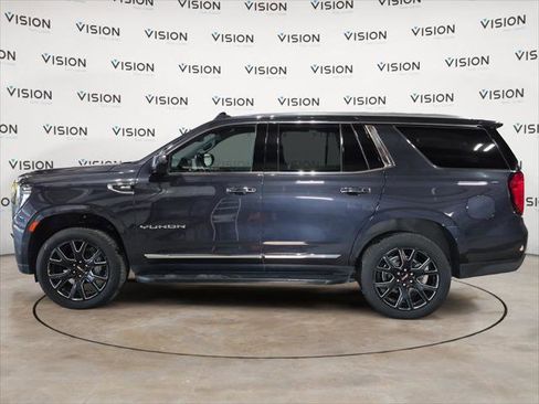 Used 2023 GMC Yukon SLT image 2