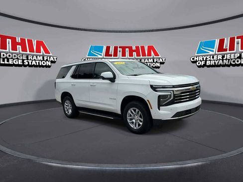 Used 2025 Chevrolet Tahoe LT AWD/4WD image 2